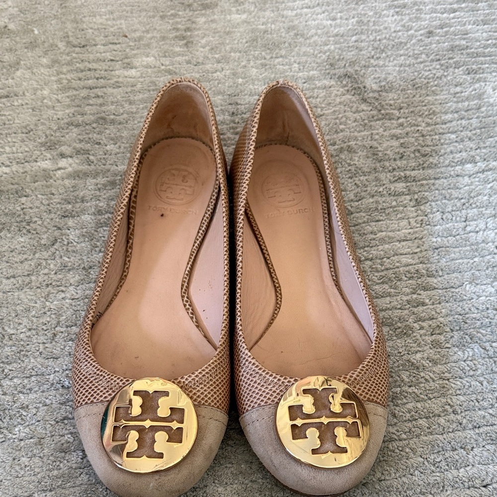 Tory Burch Women's Beige and Gold Flats